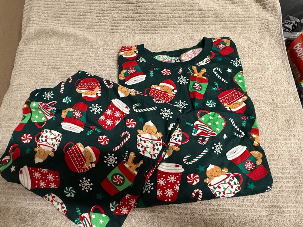 PJ Place (Childrens Place) Christmas Pajamas Adult size medium  Christmas mugs